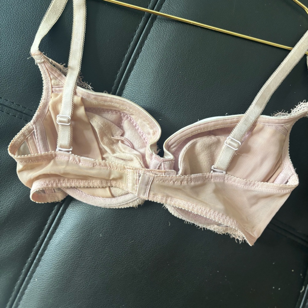 Pink bra - Picture 4 of 4